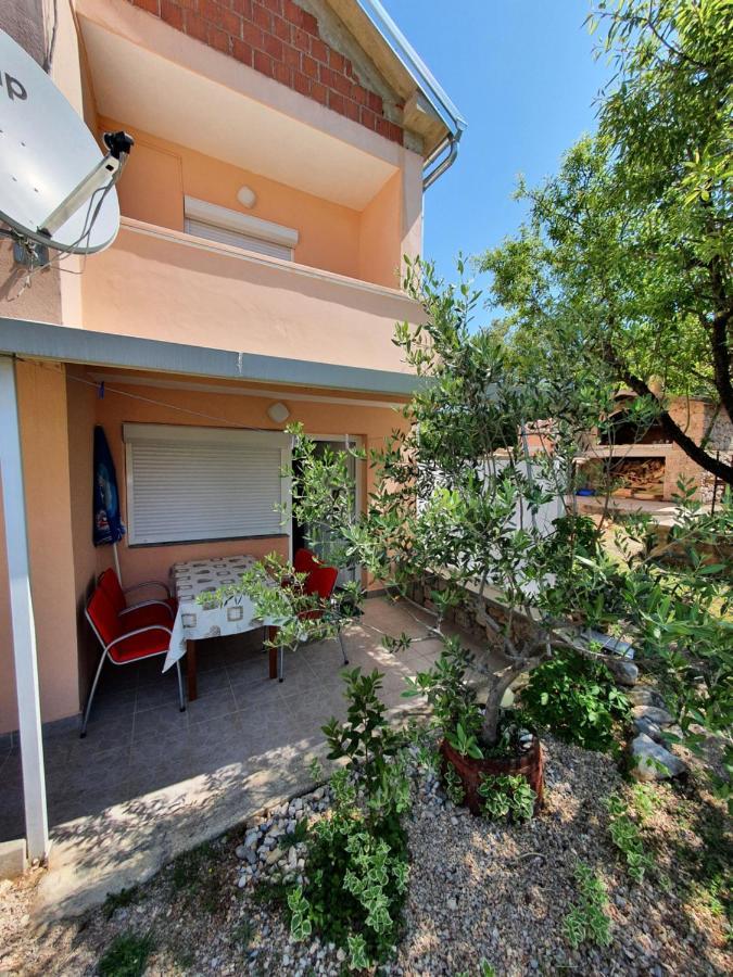 Apartments Dario ロバニスカ エクステリア 写真