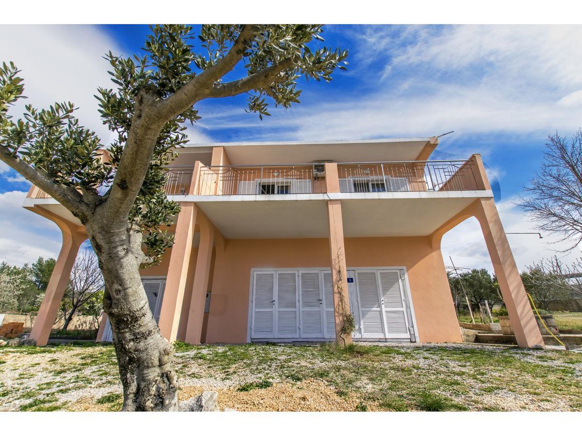Apartments Dario ロバニスカ エクステリア 写真